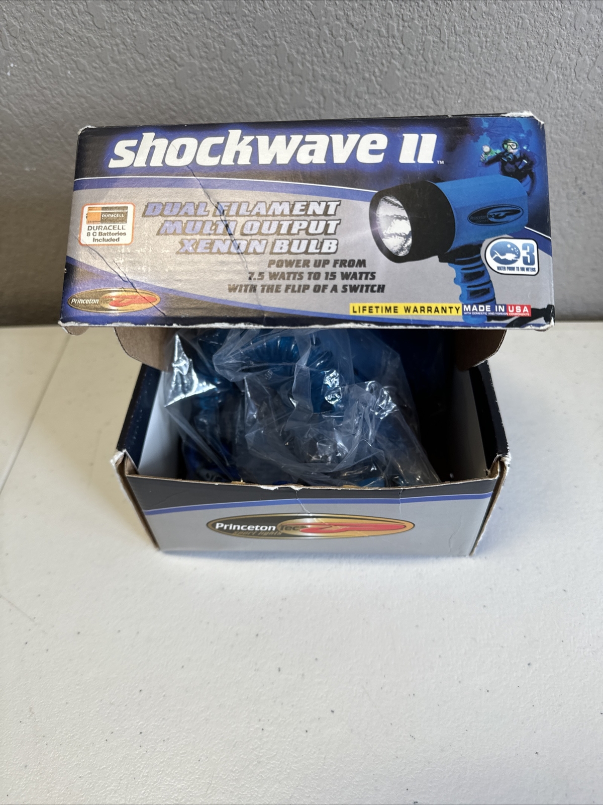 Waterproof Divers Flashlight Princeton Tec Shockwave II Blue Dive Light