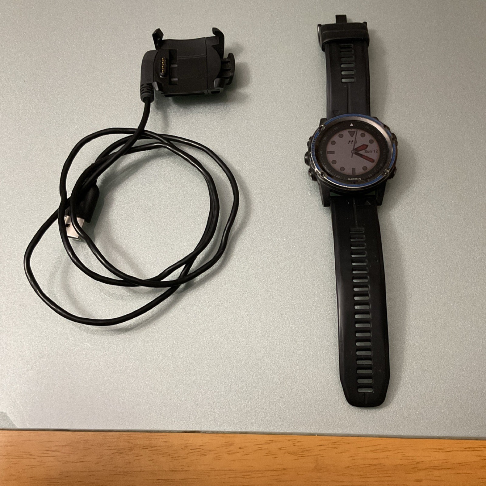 Garmin Descent Dive Computer Black with Charger – Premium Underwater Dive Device