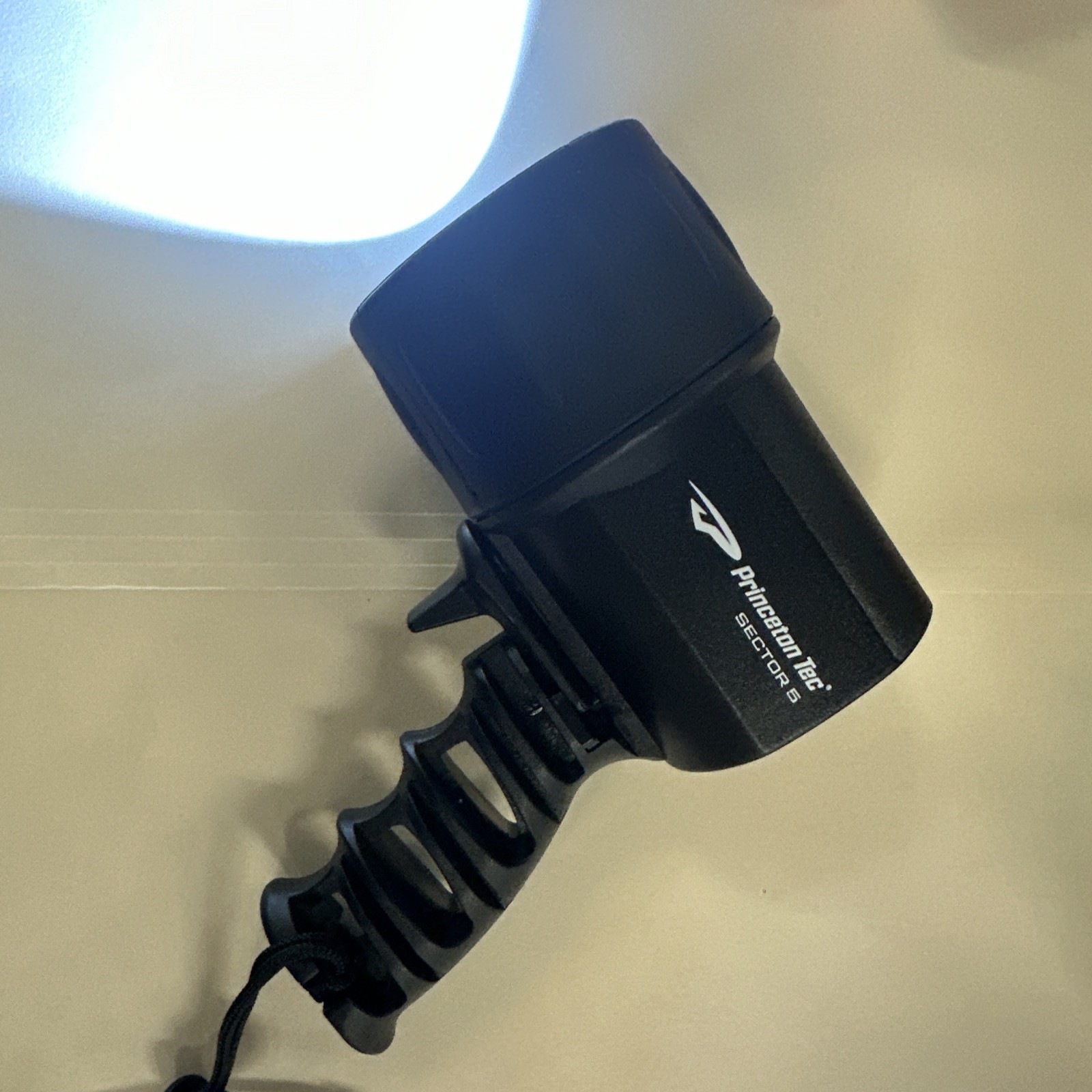 Princeton Tec Sector 5 LED Dive Light Black 550 Lumens, great for diving.