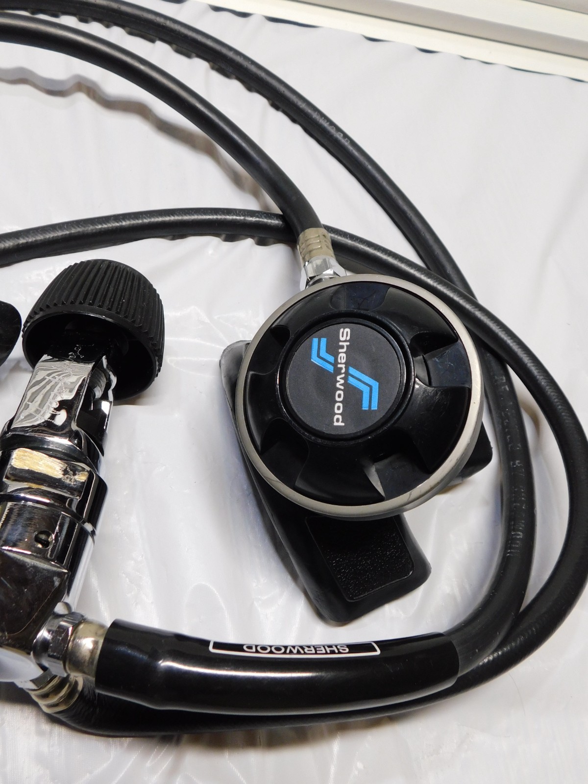 SHERWOOD 3100 SCUBA DIVING REGULATOR & SET