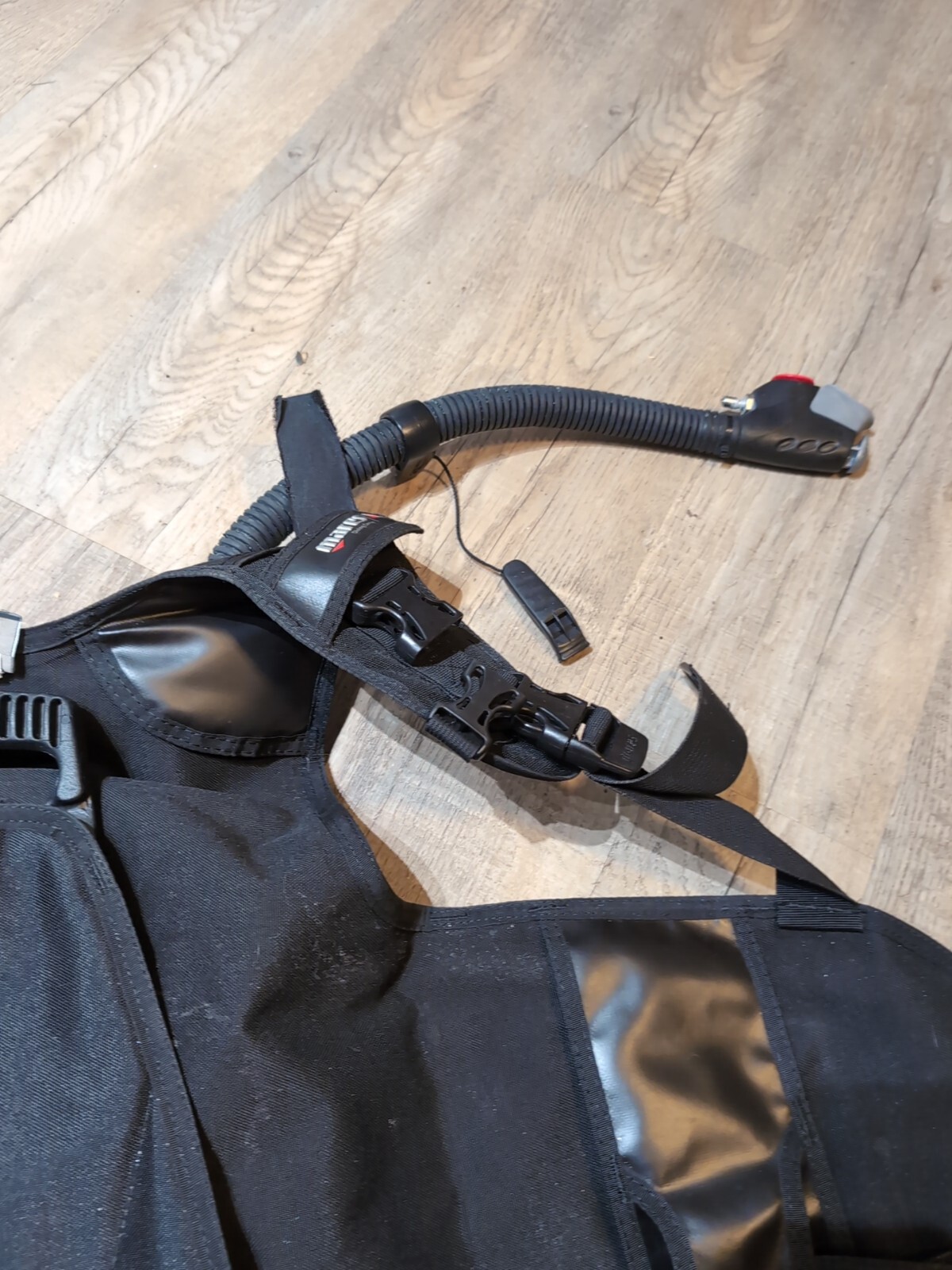 Mares Rover BCD N160 Medium With Bonus Aquamaraca Scuba Sonics Sound Device