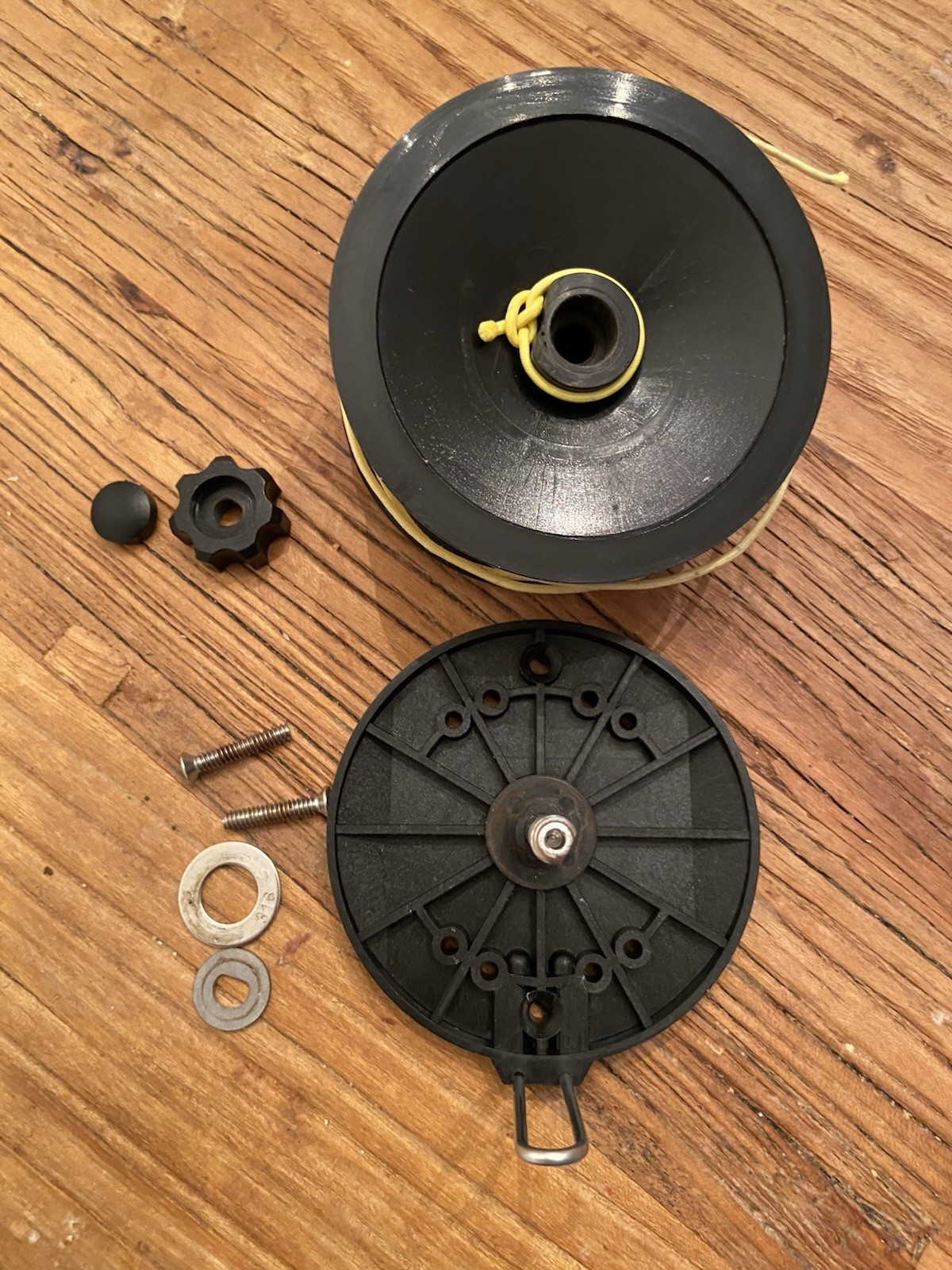 Aussie Reels Woodie Speargun Reel Black with Yellow Line