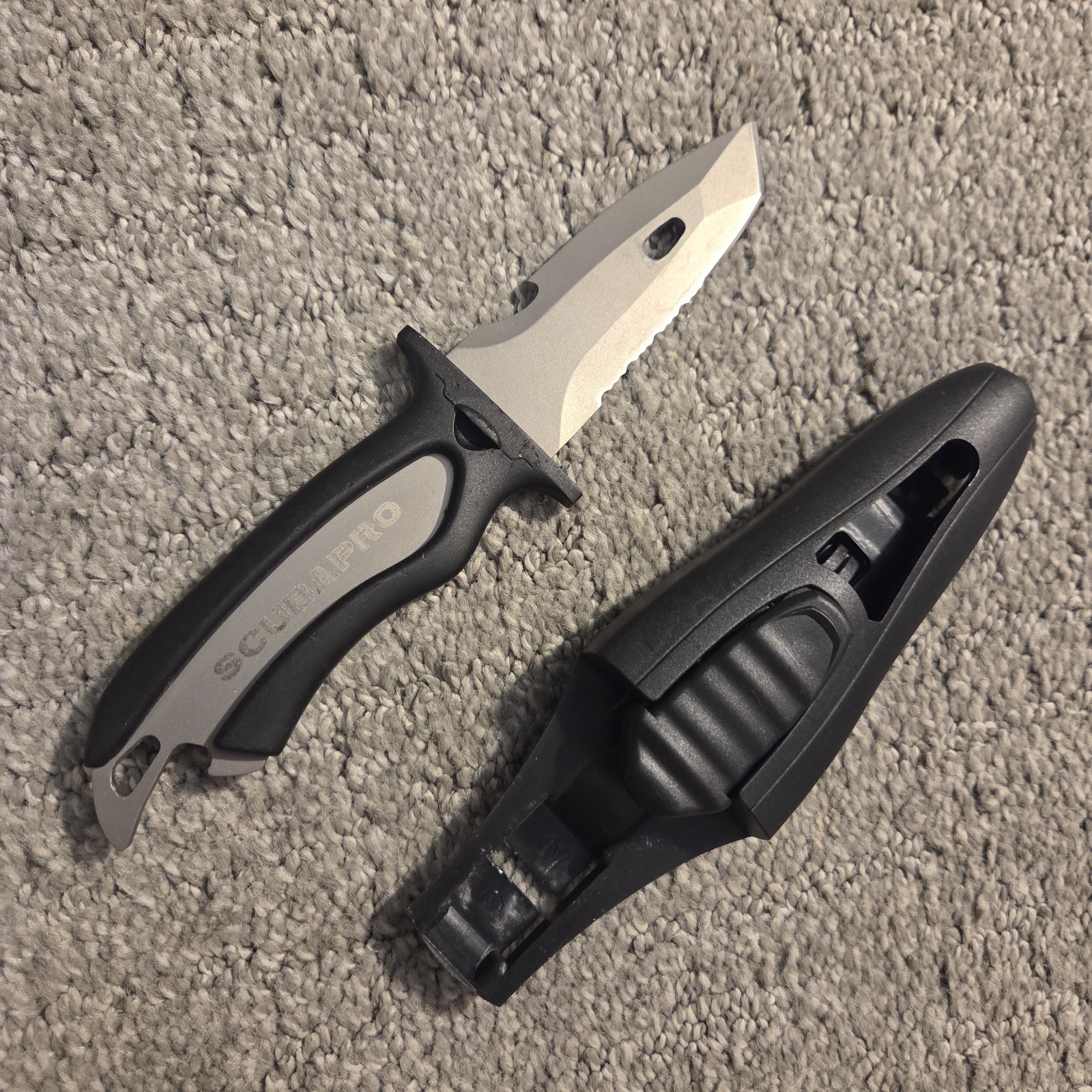 Scubapro Mako Diving Knife with 3.5-Inch Blade – TITANIUM
